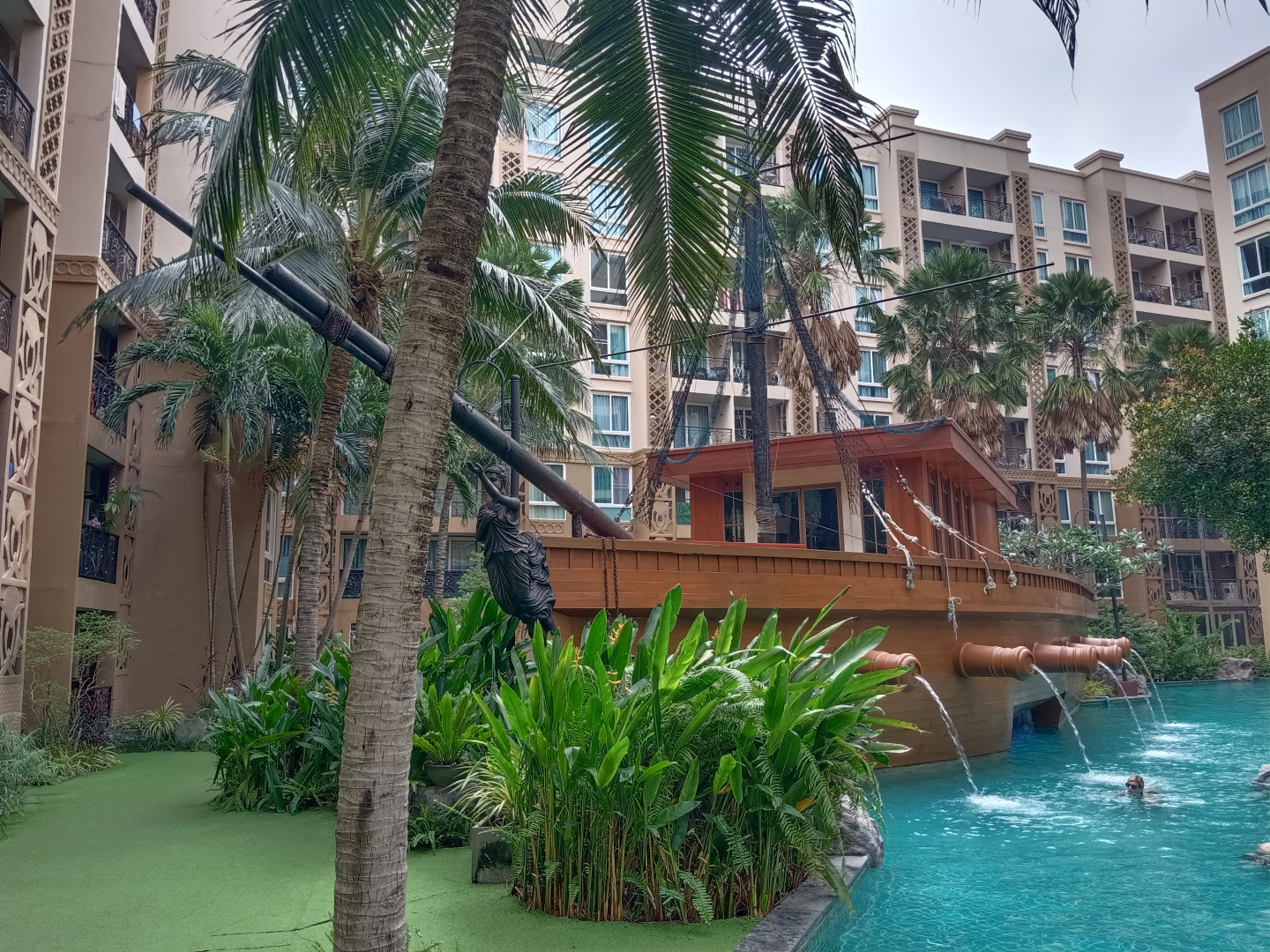 Апартаменты Atlantis Condo Resort Pattaya