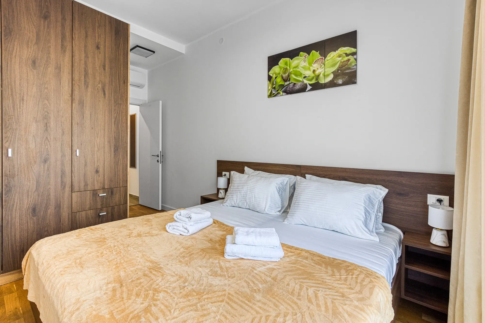 Апартаменты Sunny Side Three Bedrooms