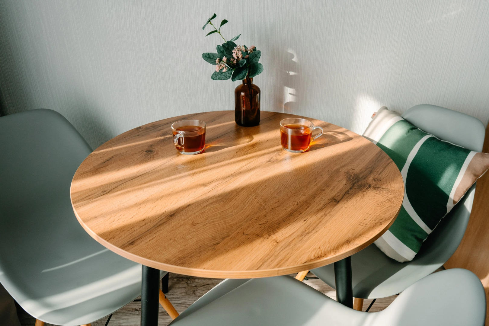 Квартира с Современным Дизайном Студия + Спальня