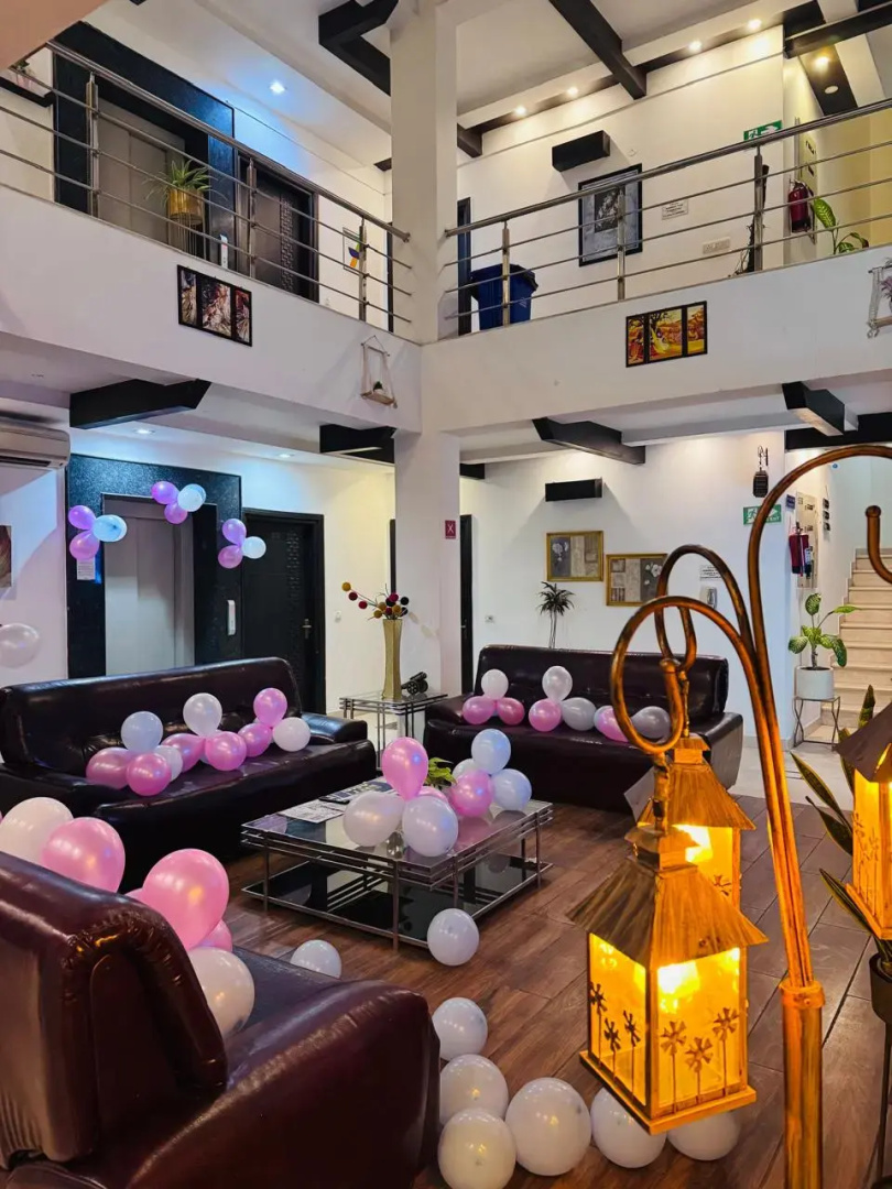 Отель Blue Moon Residency Hotel & Restaurant