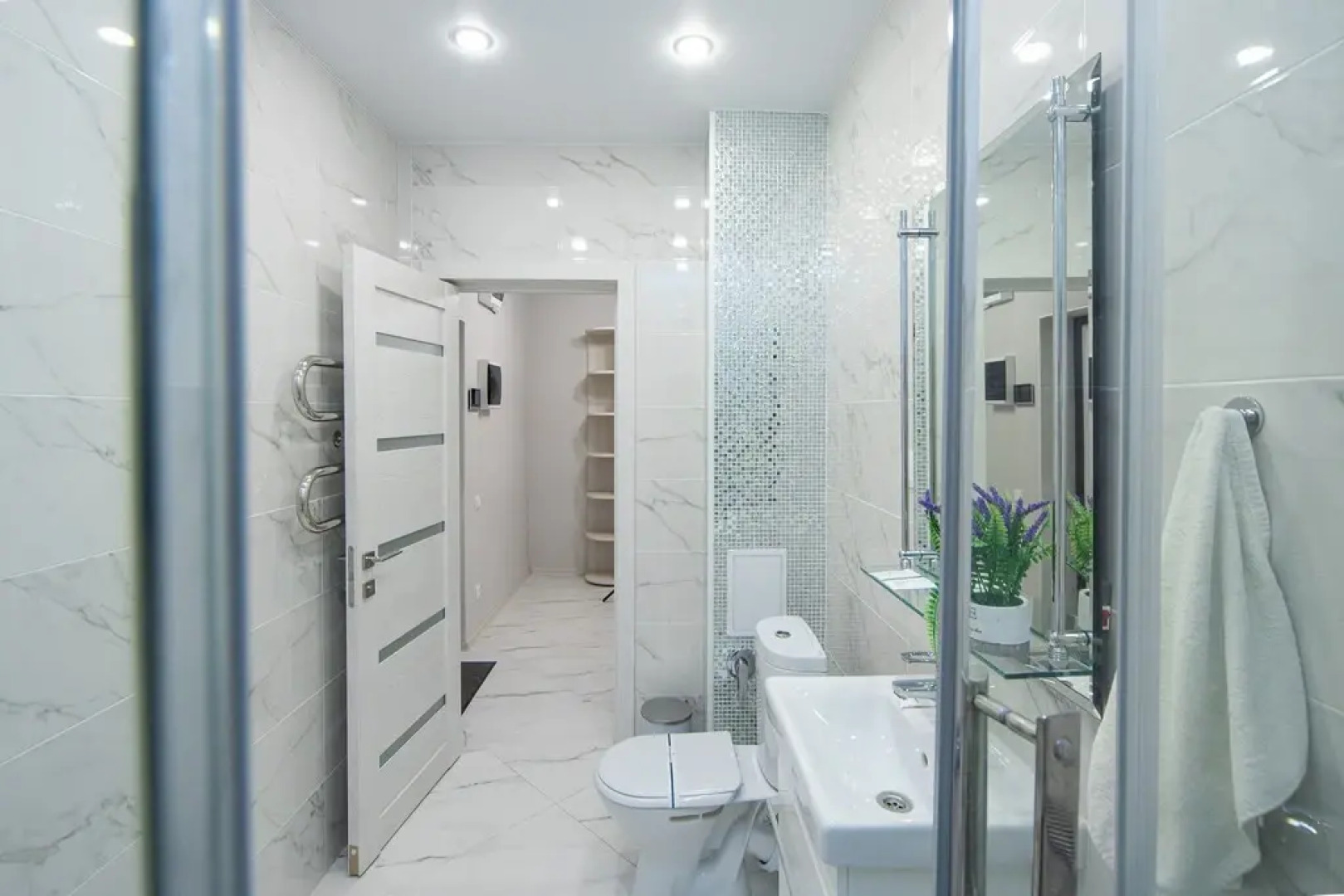 Квартира от компании Хоум Отель на Ново- Садовой 106Г