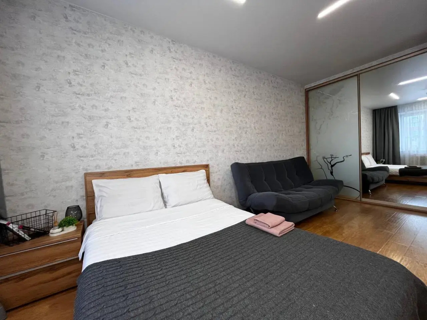 Апартаменты APARTS HISTORY