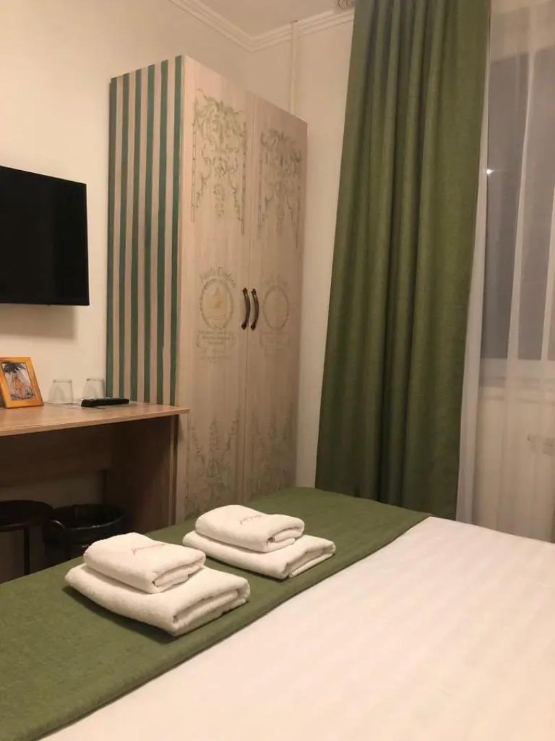 Отель Мажор