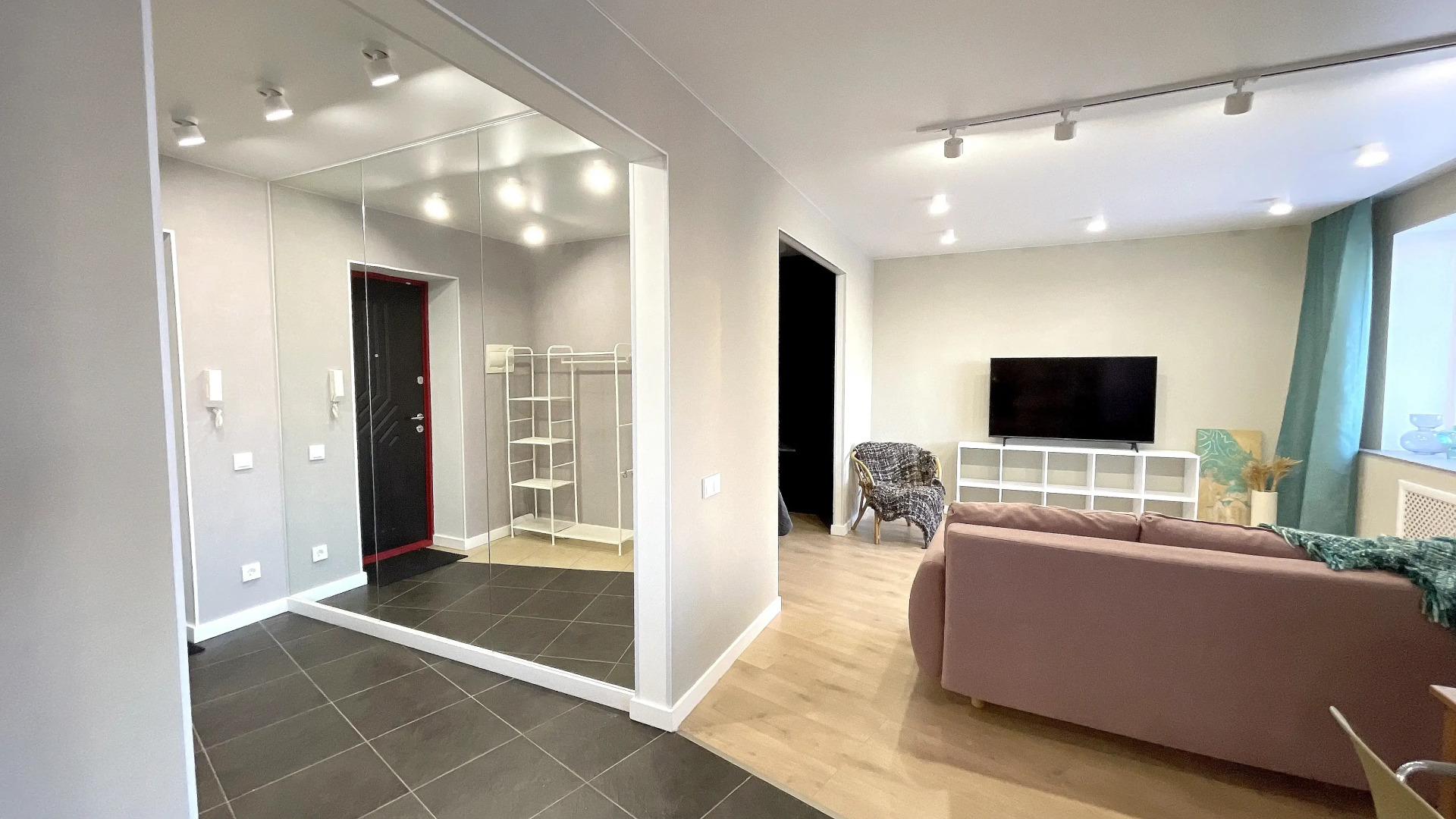 Апартаменты Стильная студия у метро на Чистопольской