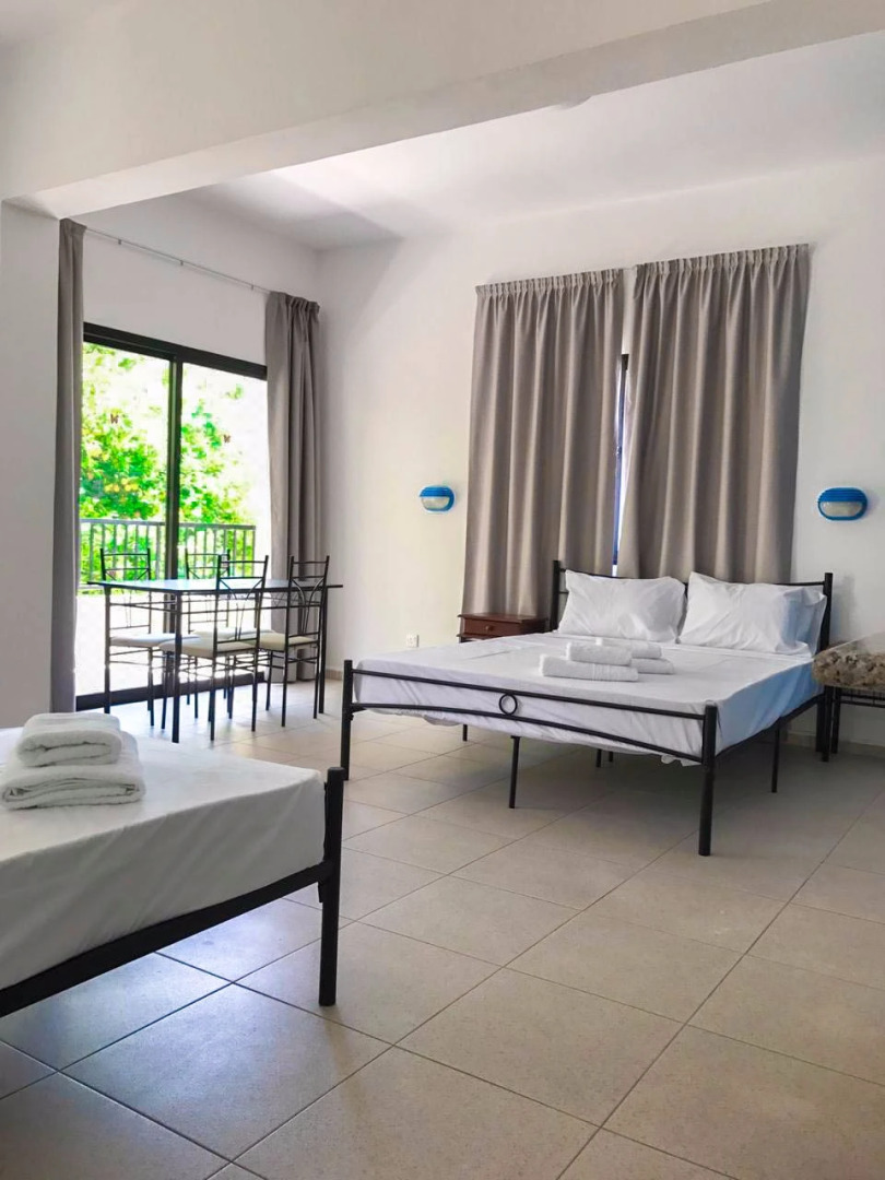 Апарт-отель Athinas Court