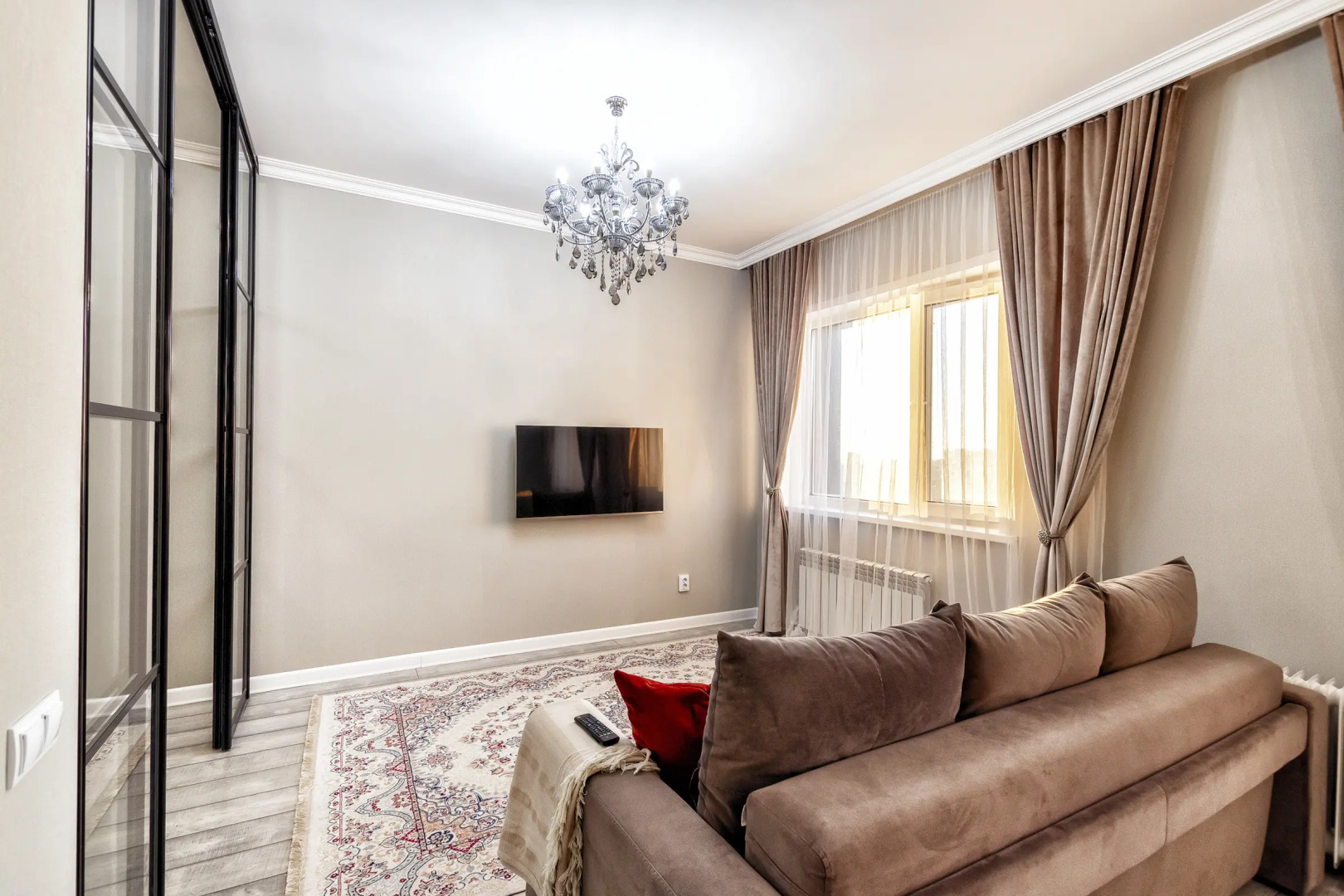 Квартира с красивым интерьером в центре Астаны