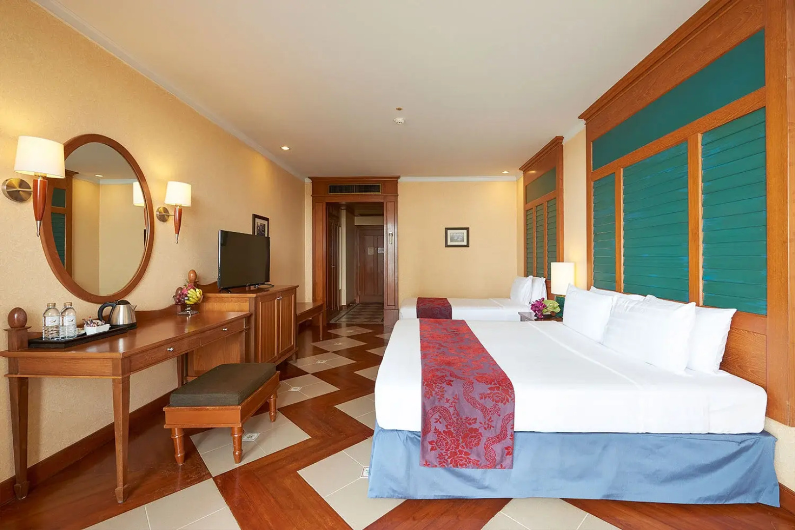 Отель Long Beach Garden Hotel & Pavilions