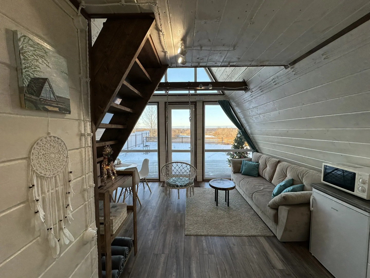 Частный дом Над Рекой с видом на Озеро