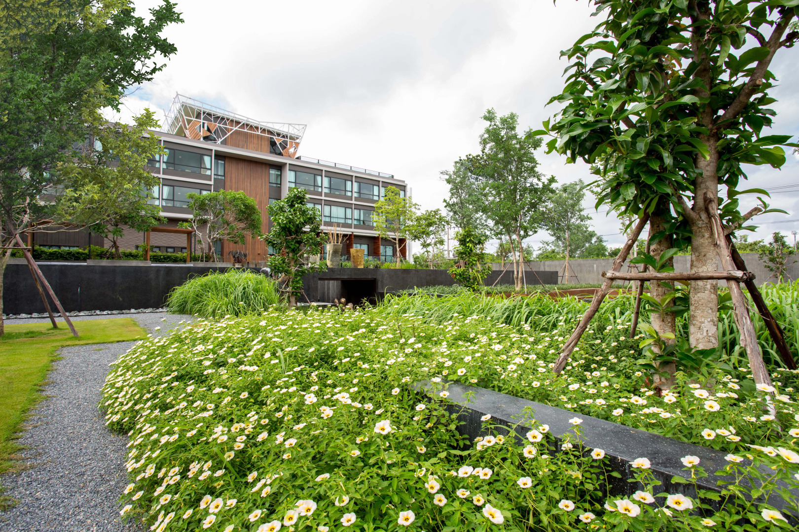 Отель North Hill City Resort