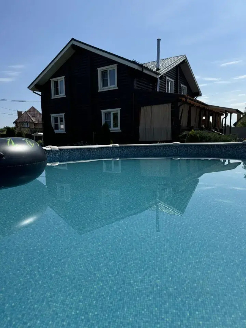 Частный дом с баней у озера