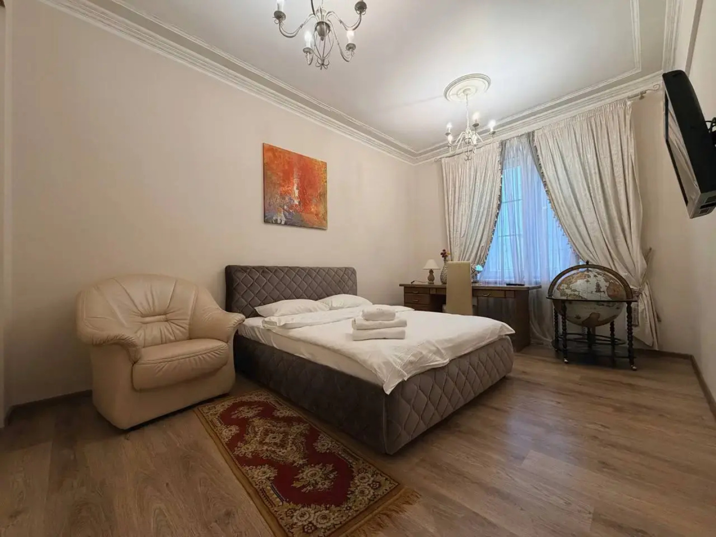 Апартаменты 4-комнатные HomeApart пр-т Независимости, 23