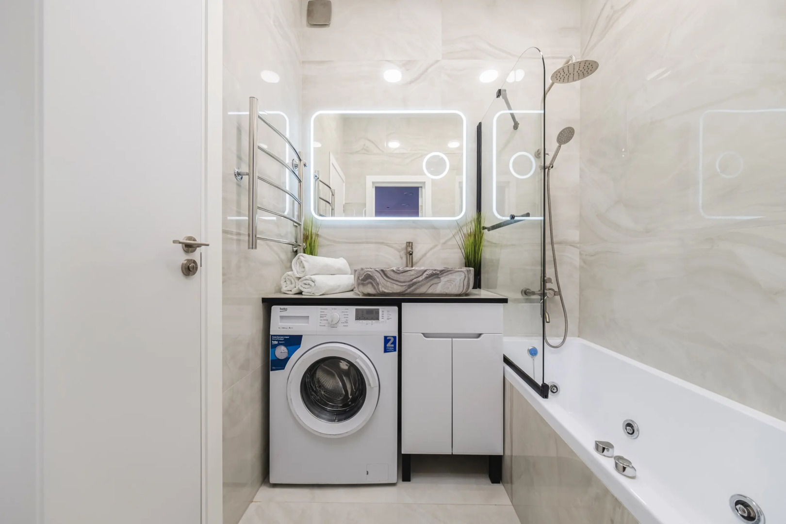 Квартира трёхкомнатная с джакузи в Историческом центре