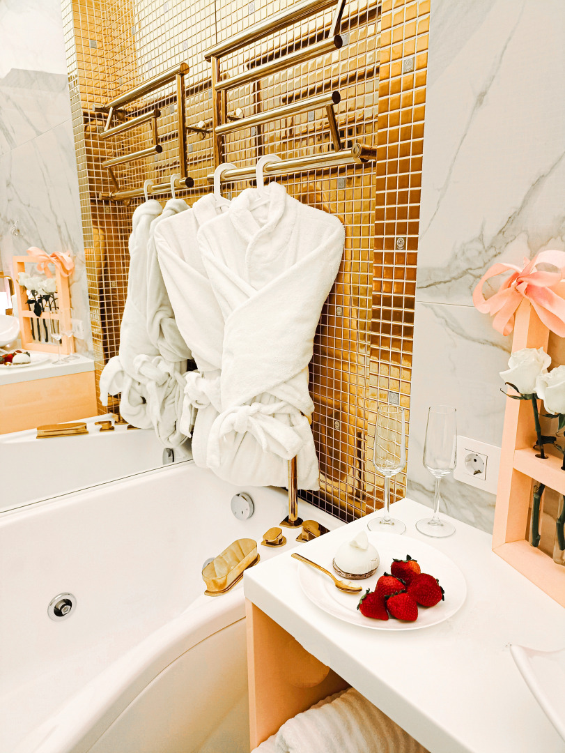 Апартаменты 12 этаж,студия 30кв.м,джакузи,вид на Волгу,новый дом,самый центр,вокзал пешком