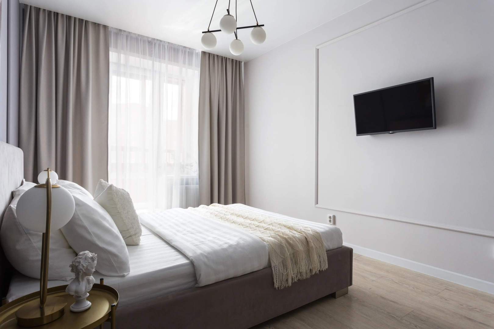 Апартаменты Hugge Place на Немировича Объект 172