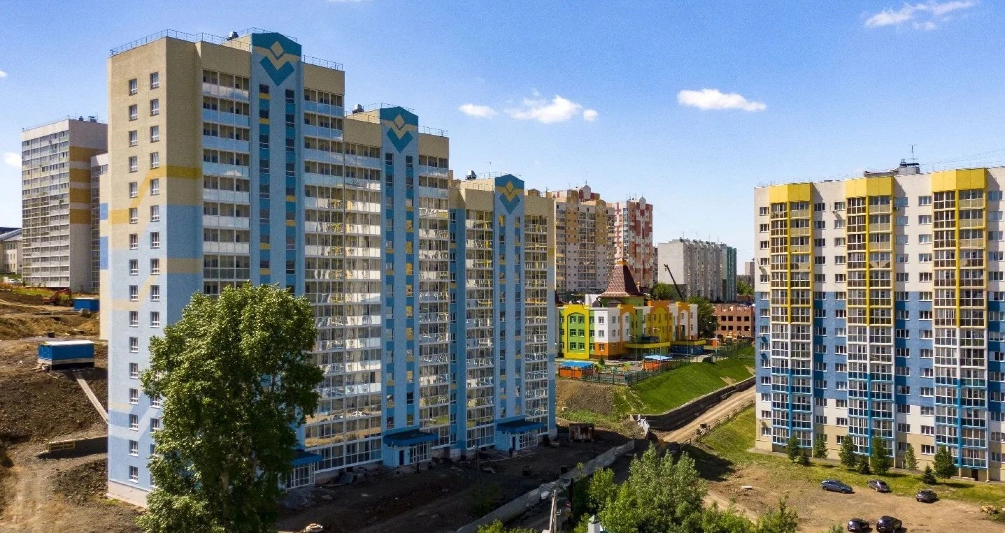 Апартаменты Unique Apart Канарейка напротив ЛДК и Кузбасс-Арены на 1-ой Заречной 9