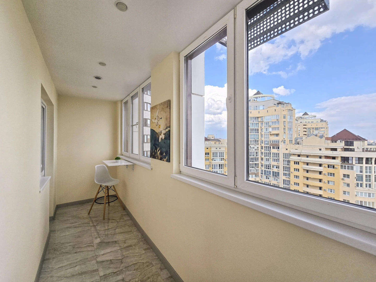 Квартира с большим телевизором и шикарным видом на реку Кубань 3