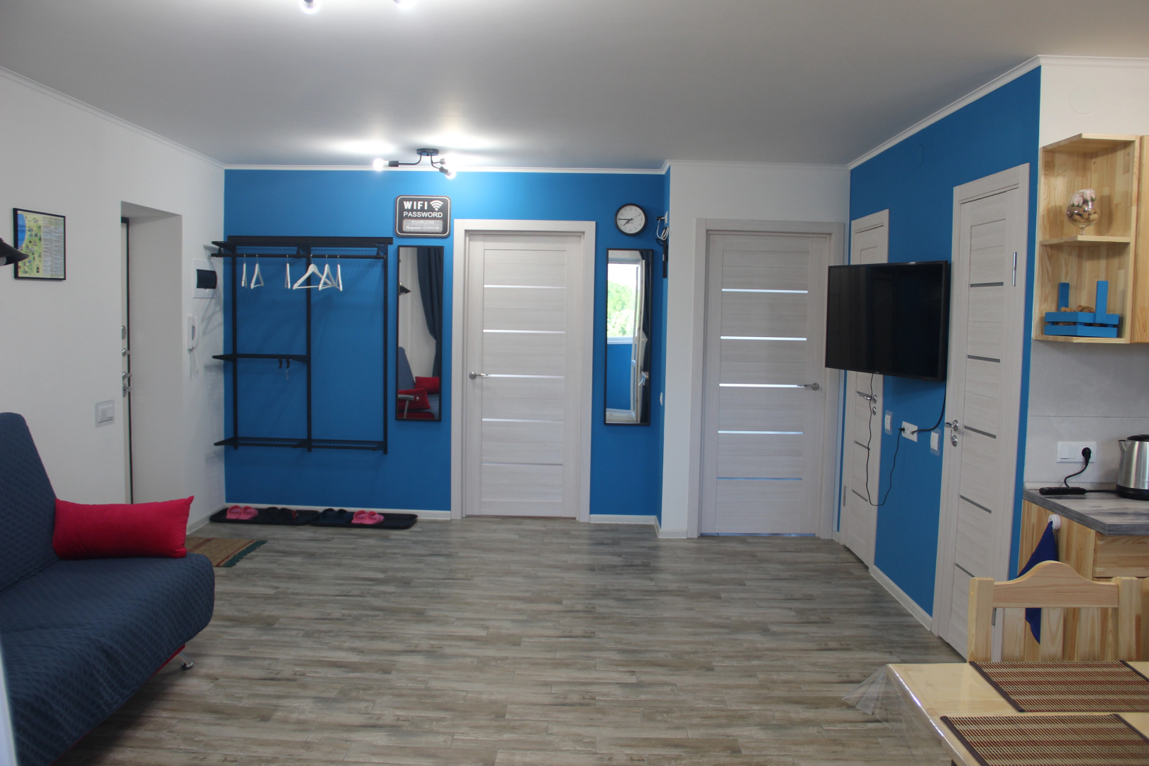 Квартира Трехкомнатная Студия Провинция