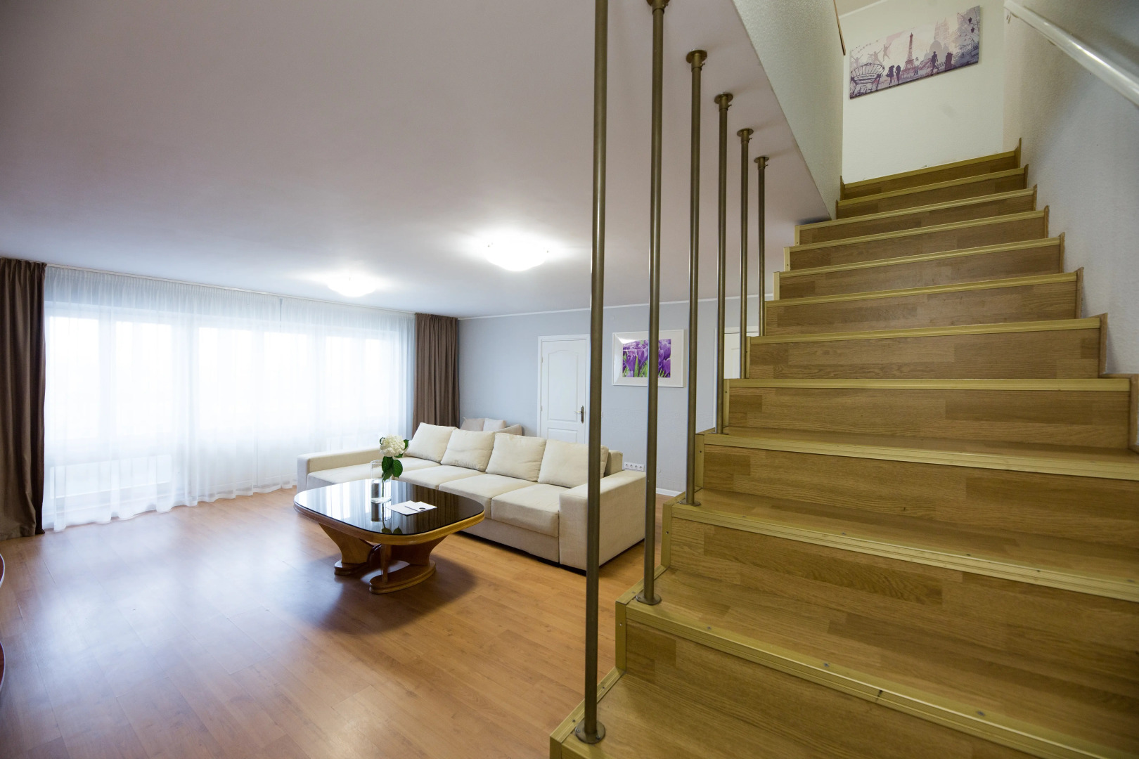 Апартаменты 4-комнатные HomeApart Сторожовская, 8