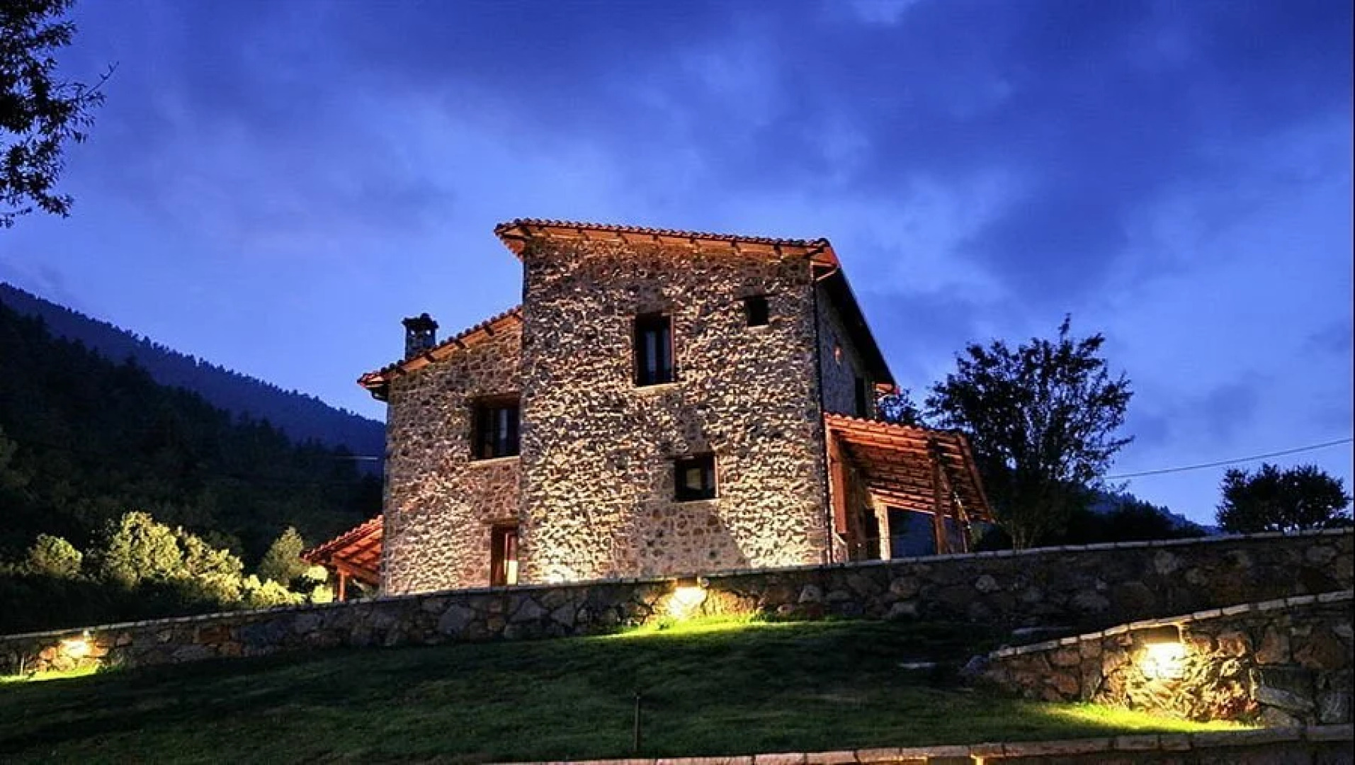 Отель Menalia Villas & Suites