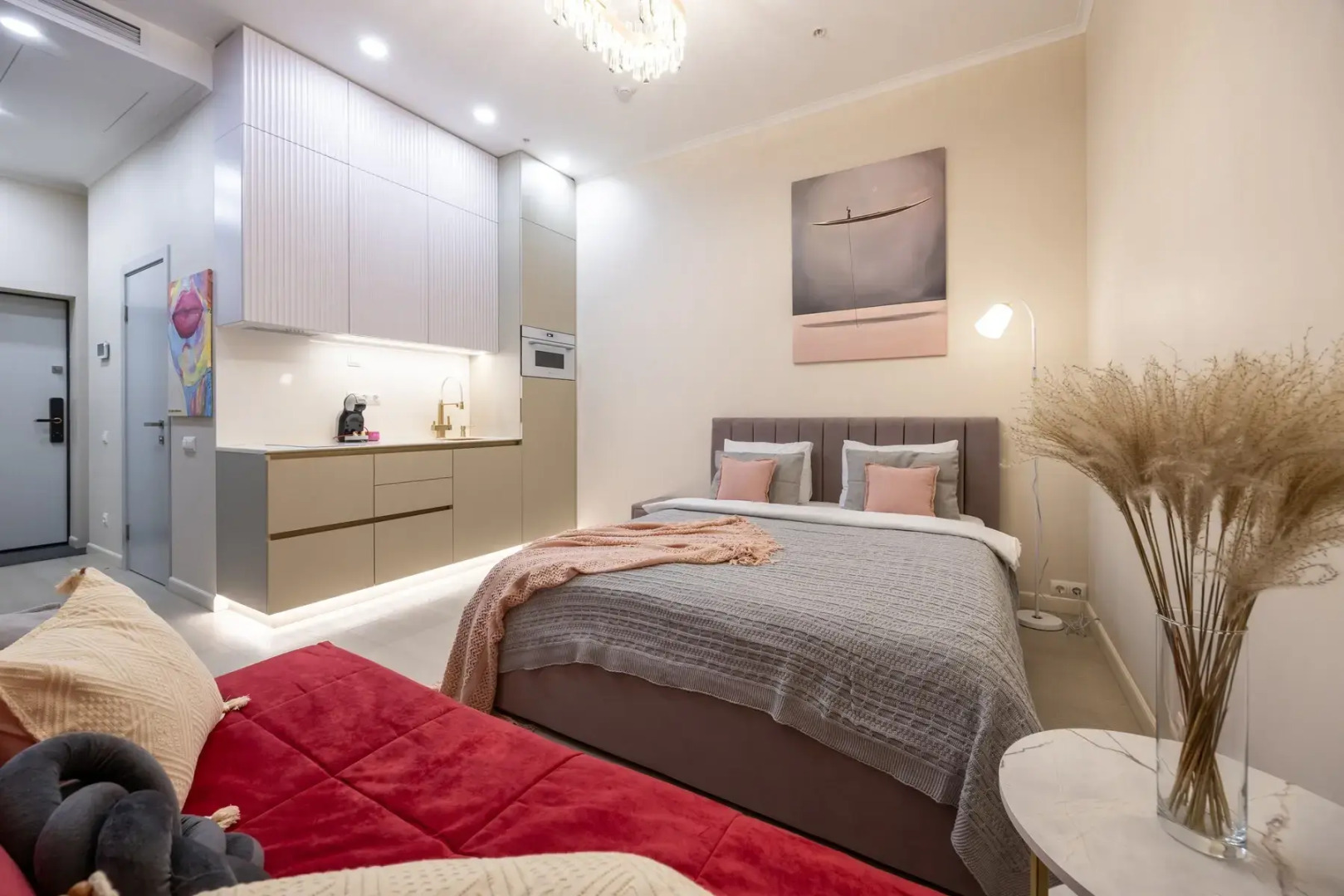 Апартаменты Алис Sun-Kissed Interiors