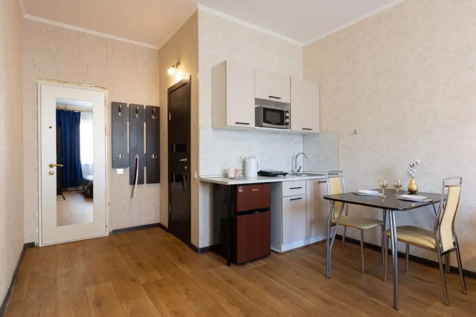 Квартира Life Apartments Трехкомнатная