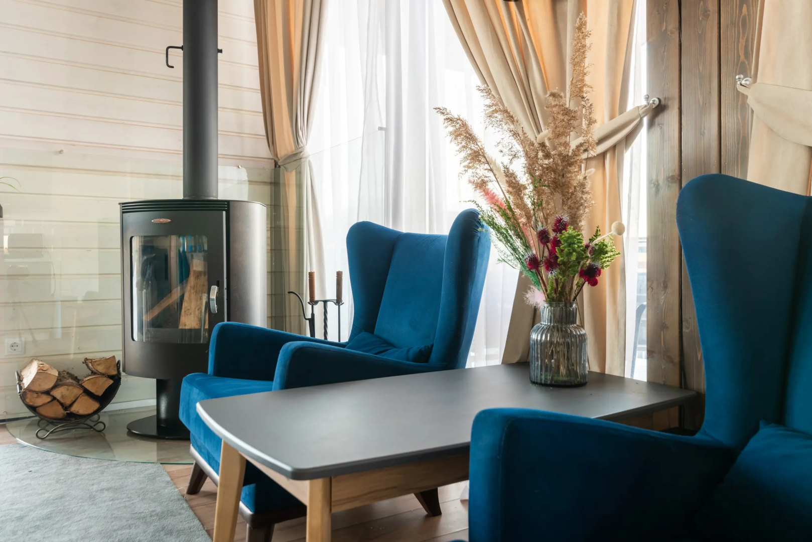 Гостевой дом LuckyHomeRent Домик у Озера 1