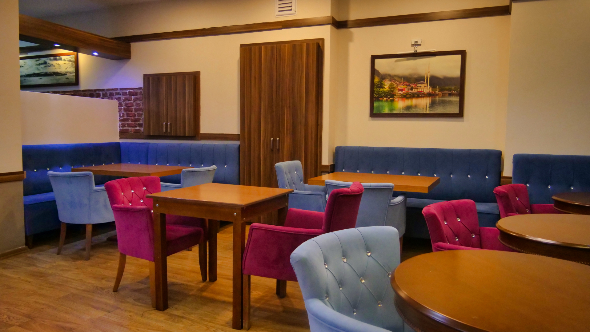 Отель Black Tulip