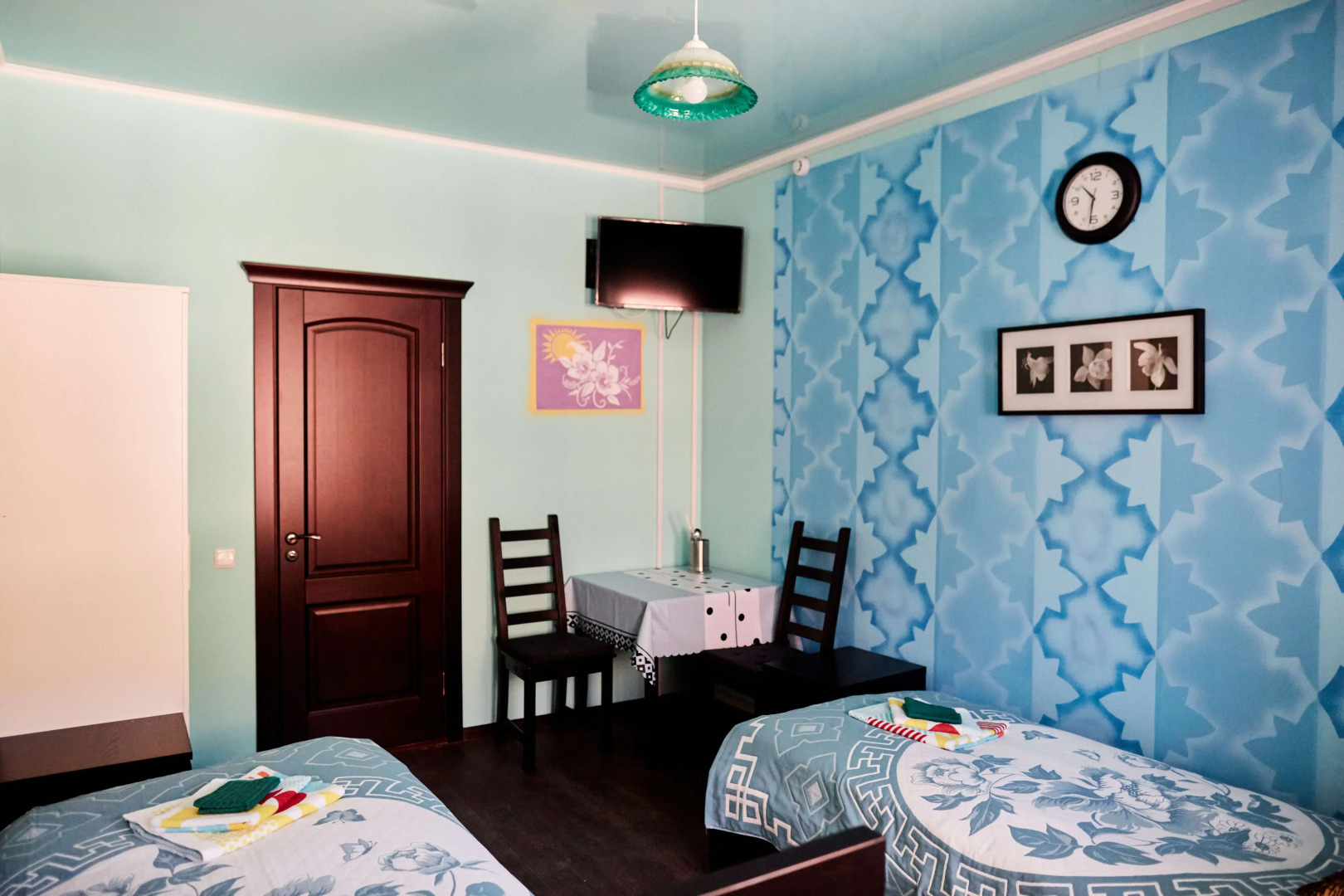 Отель Нарзан Вест