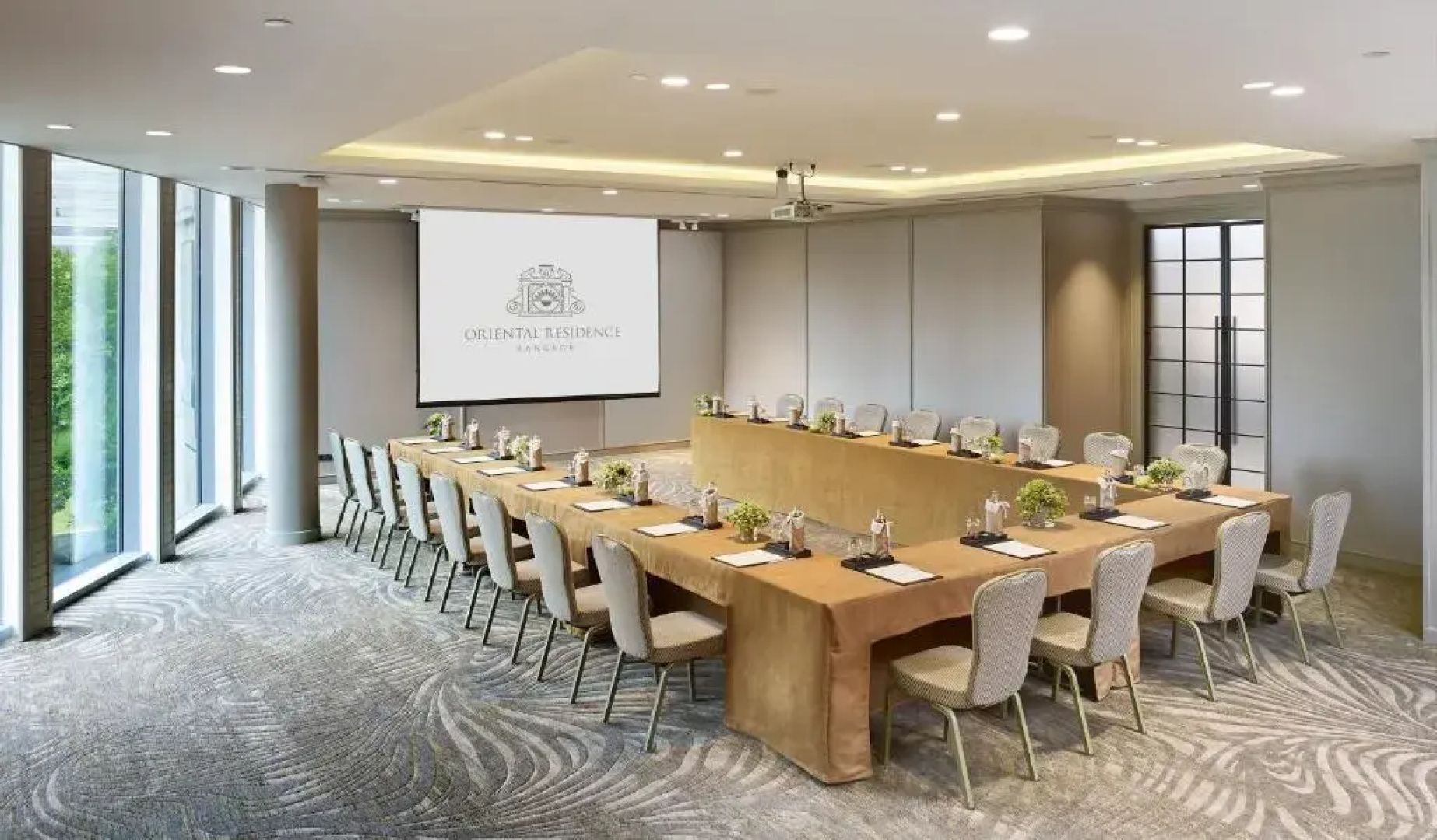 Отель Oriental Residence Bangkok