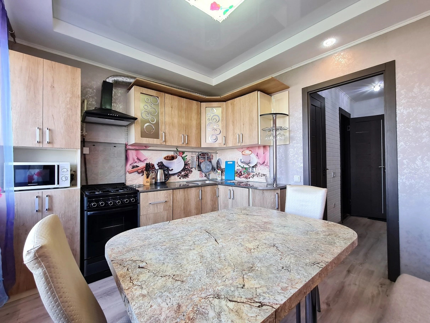 Апартаменты на бульваре Непокоренных 65