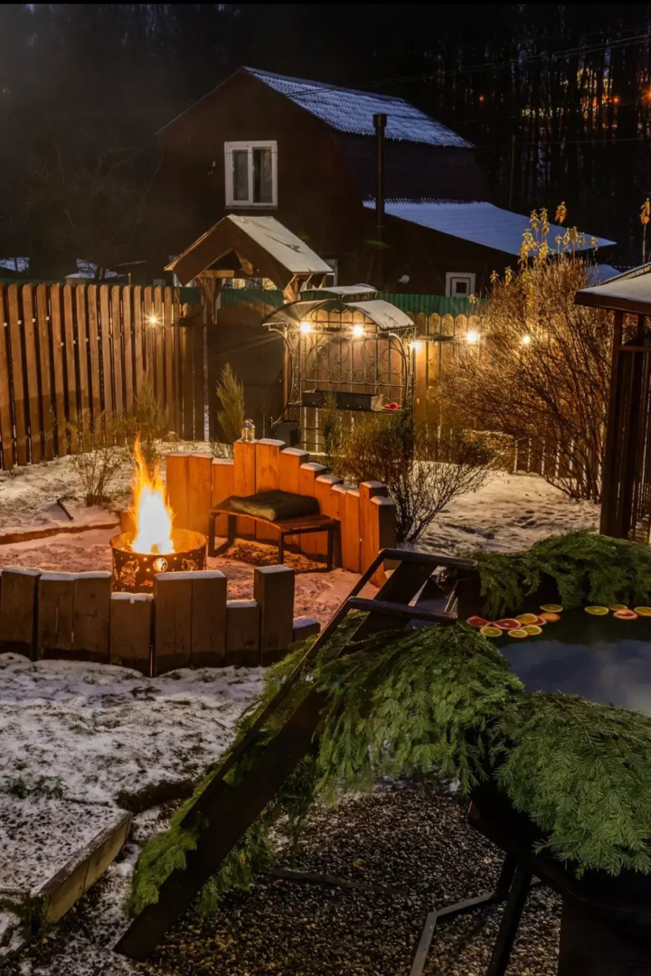 Частный дом с бaнeй на дpoвaх Harmony