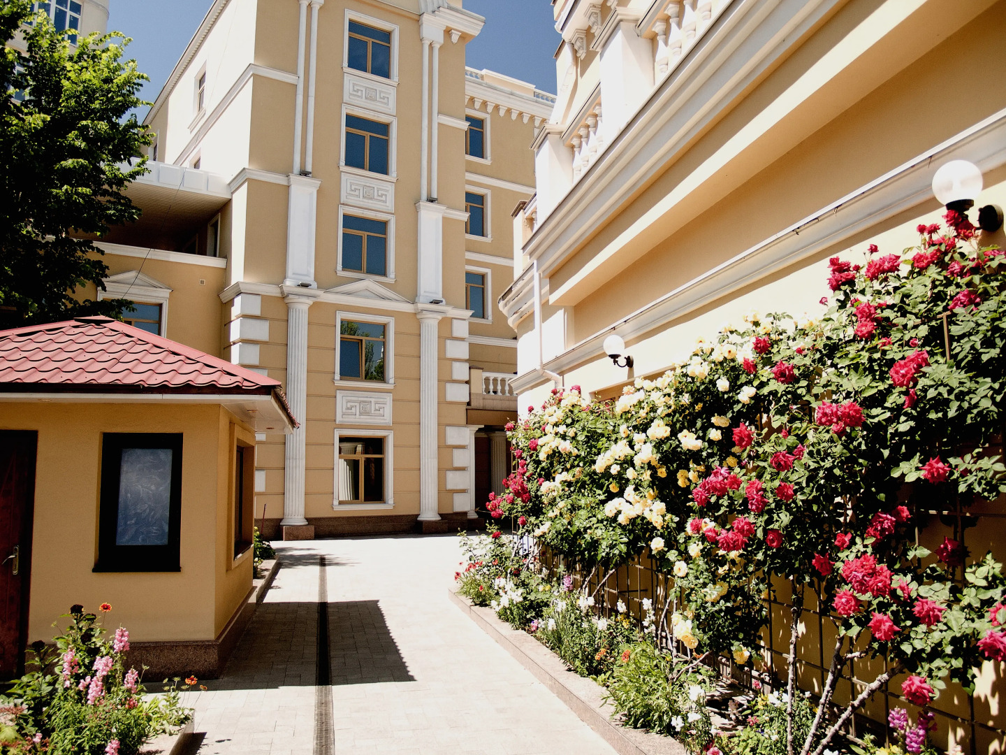 Отель Гранд Отрада