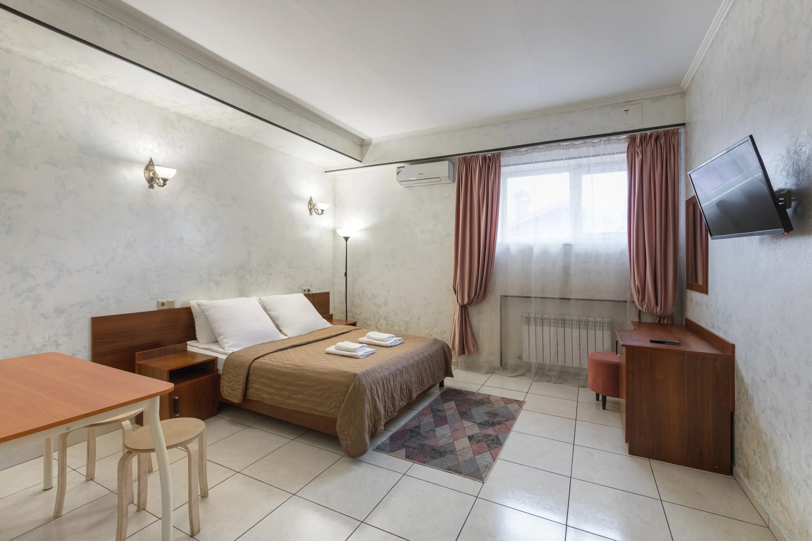 Отель Мон Ами