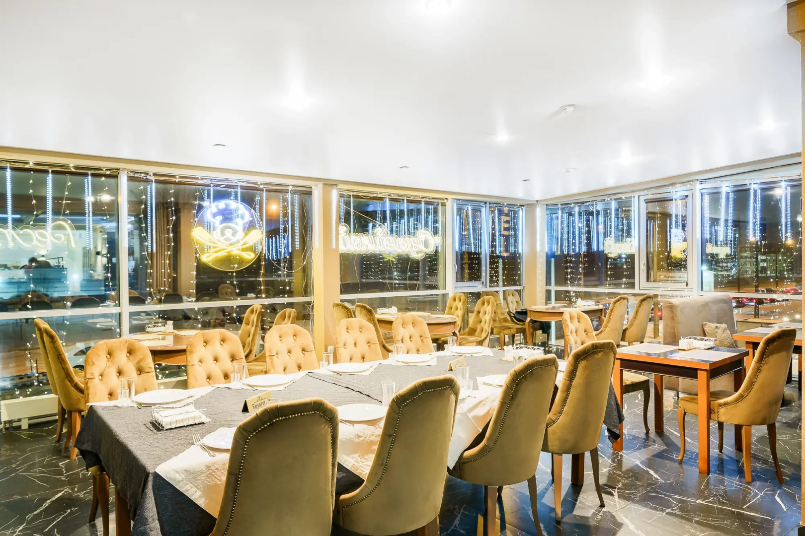 Отель Men'K Kings