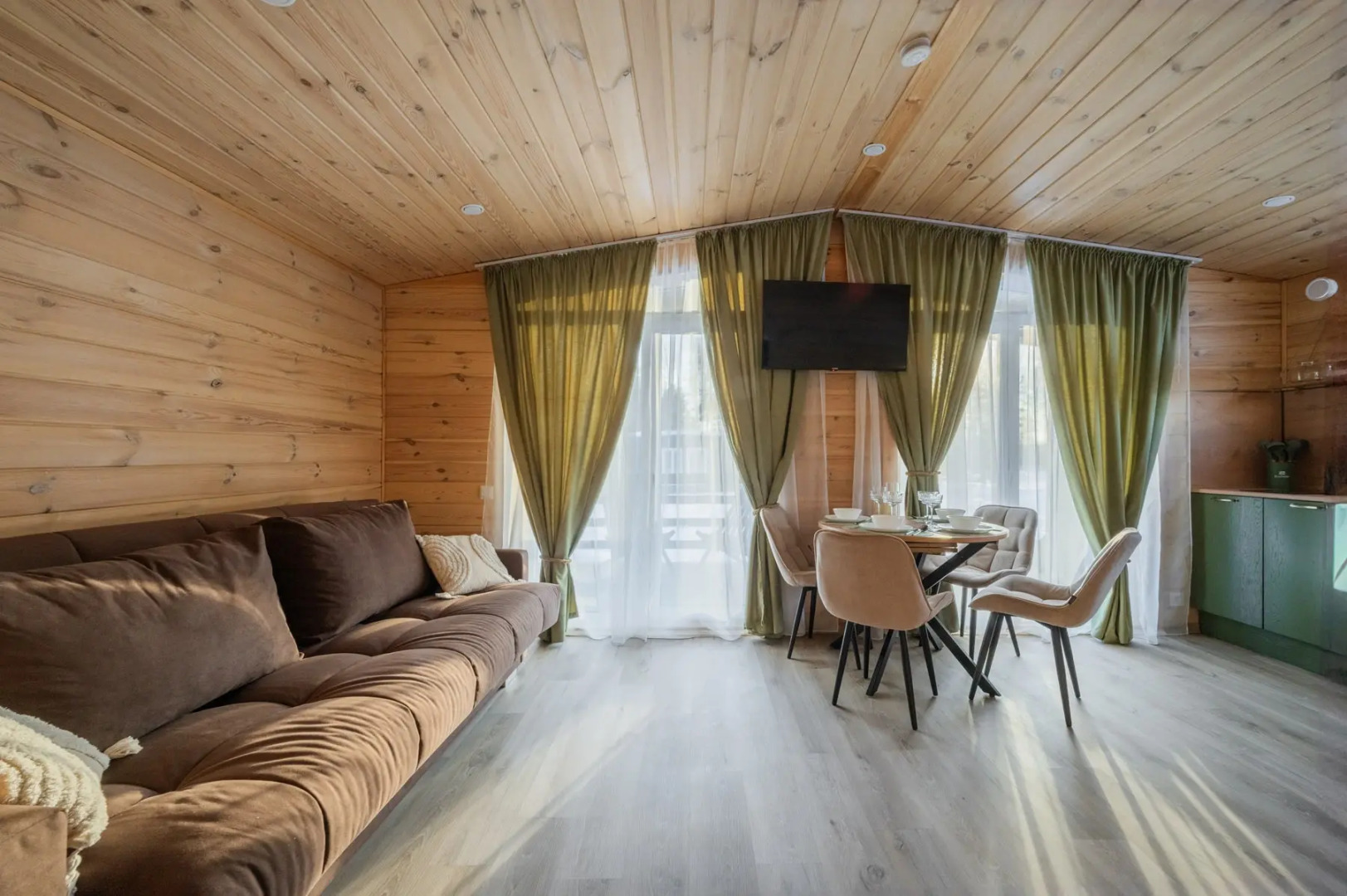 Глэмпинг Дубровские просторы