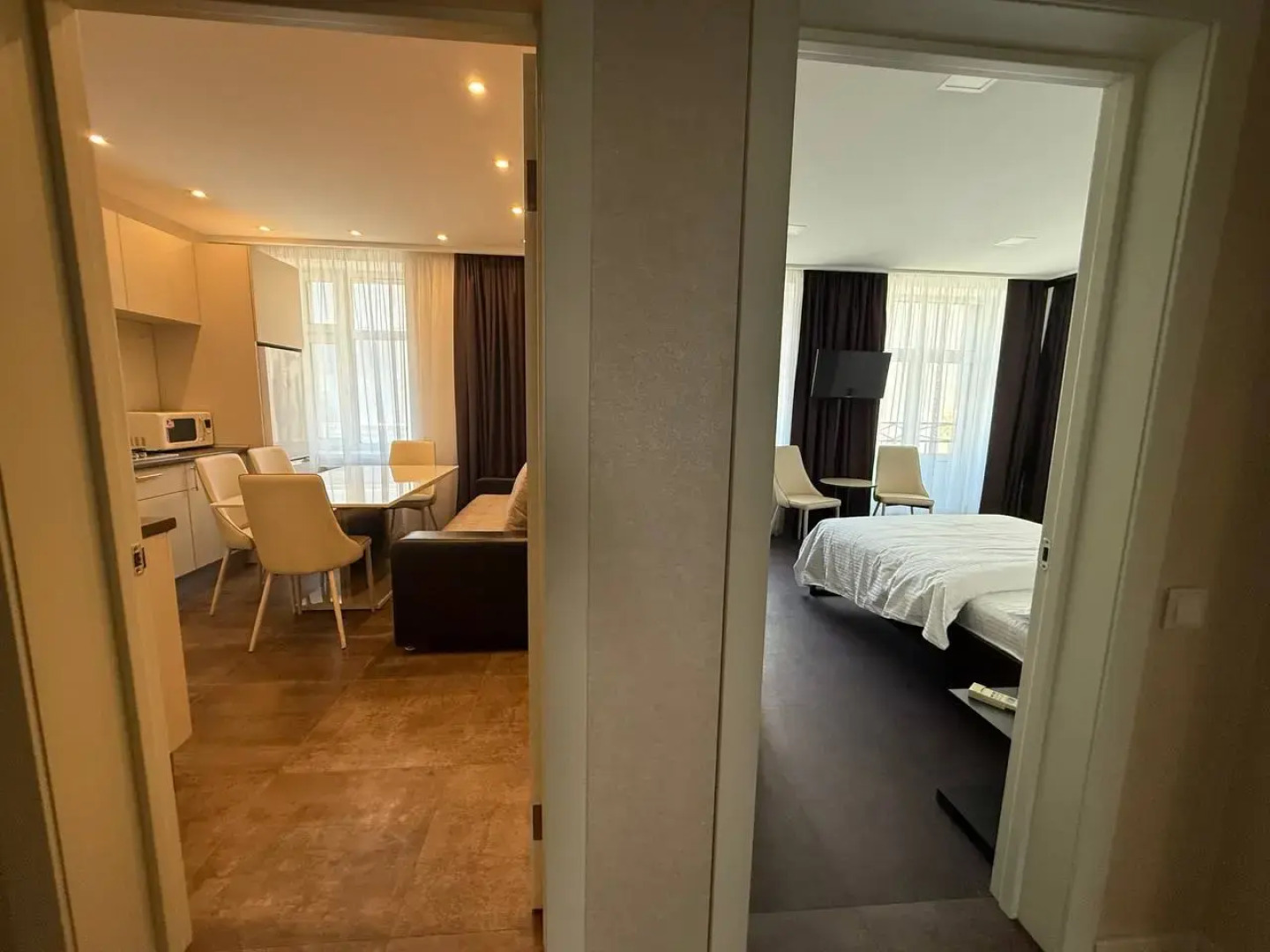 Апартаменты Deluxe c двумя спальнями и сан. узлами на Баумана ApartKazan