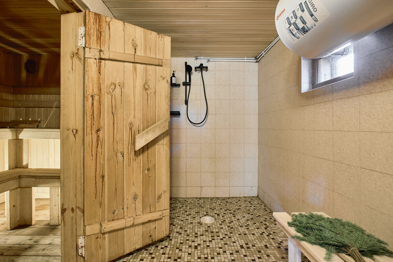 Частный дом уютный просторный GetFlat с баней для большой семьи