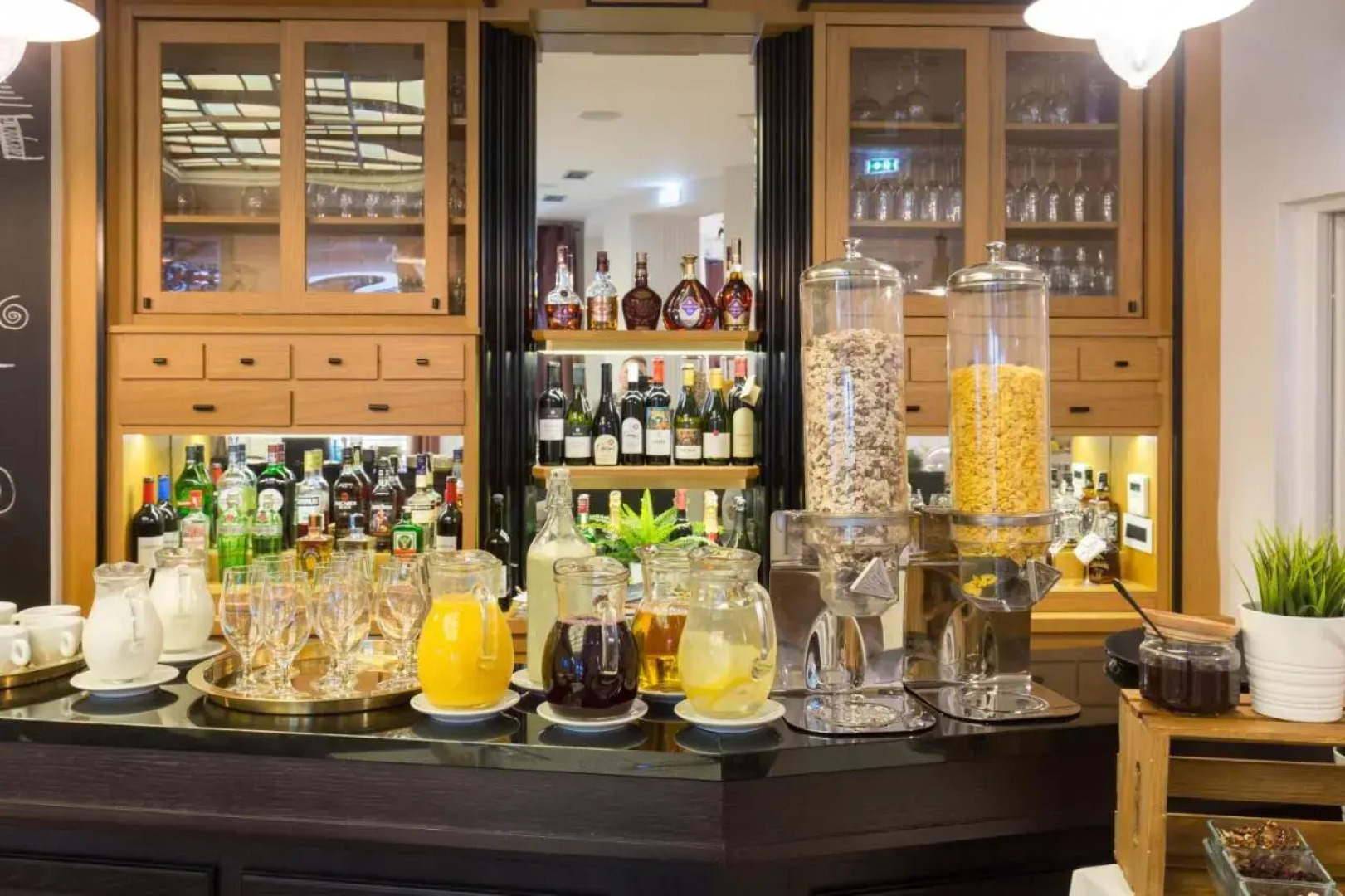 Отель Public House