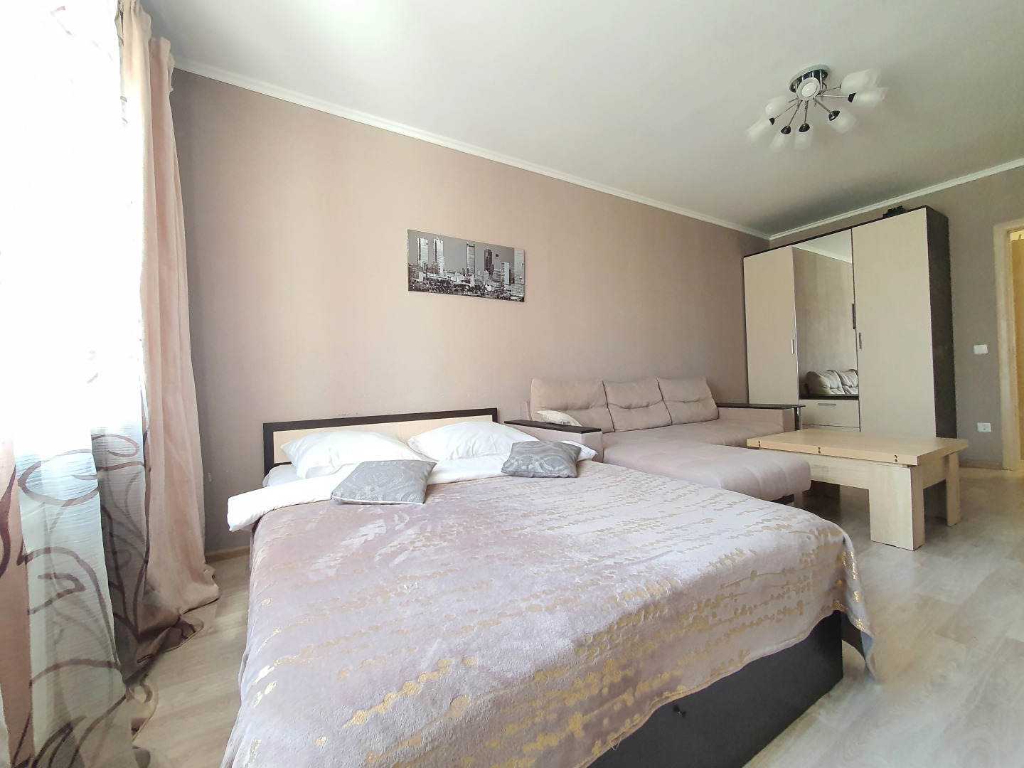 Апартаменты Живи Уютно на Монтклер