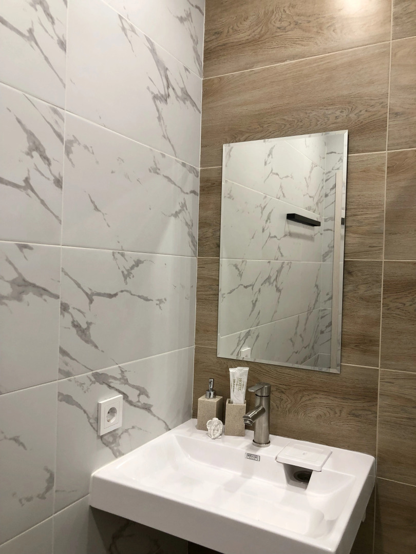 Апартаменты Экзотика возле Аэропорта на 2 Гостя