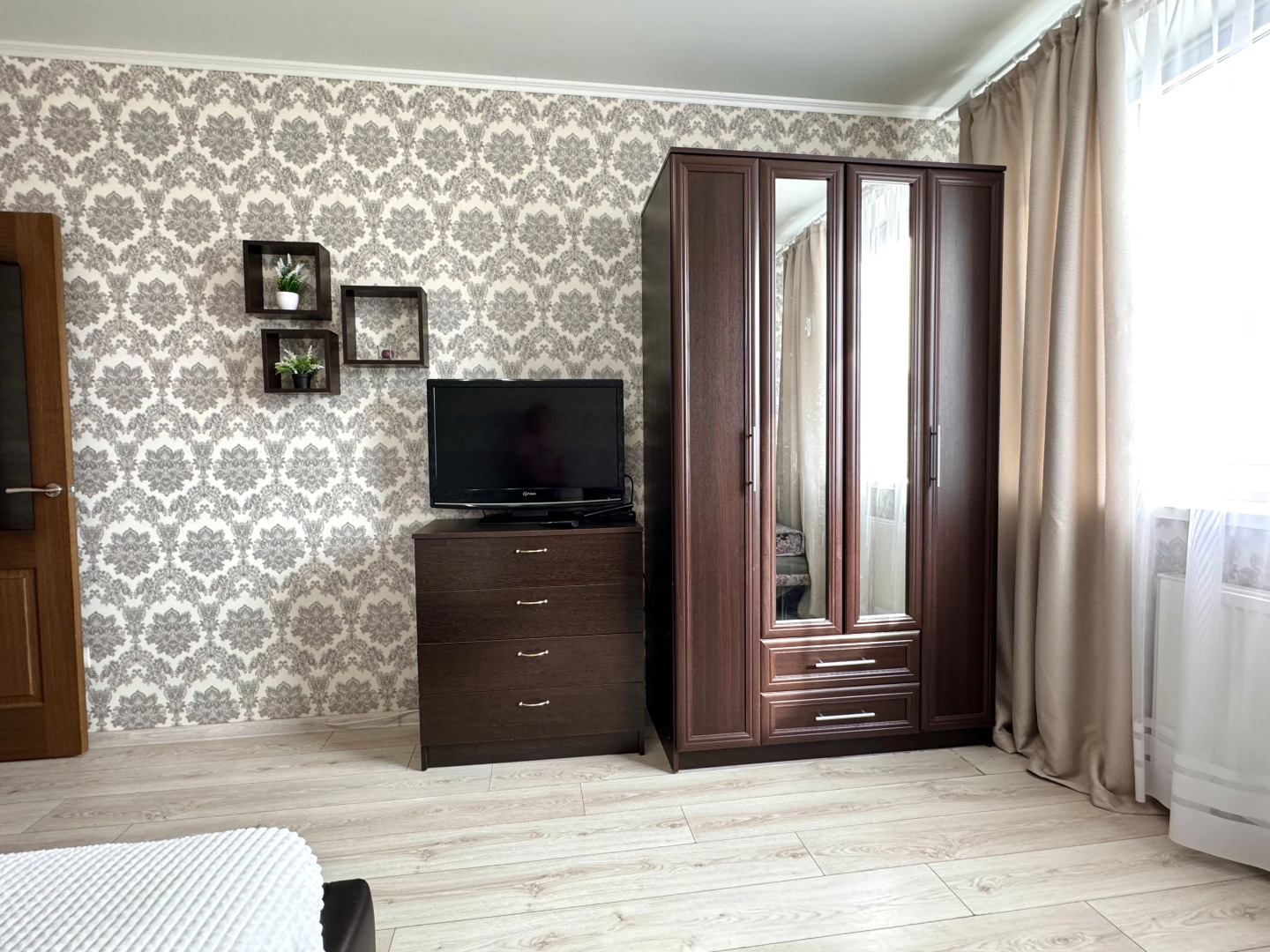 Апартаменты Друзья на Зорге 1