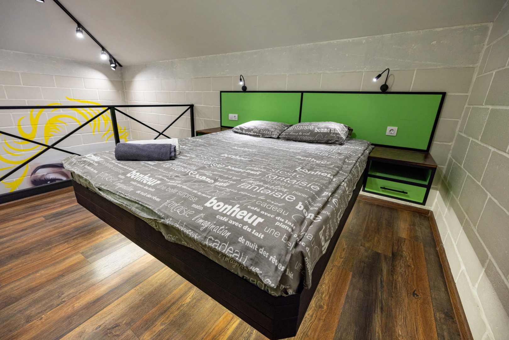 Двухуровневая квартира с сауной Мерлин Монро