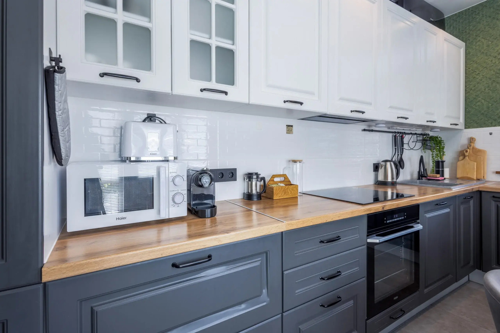 Частный дом у сквера в центре Поляны