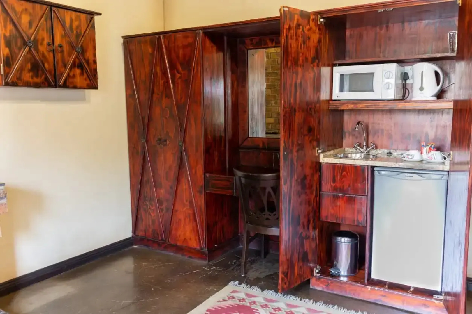 Отель Belvedere Estate