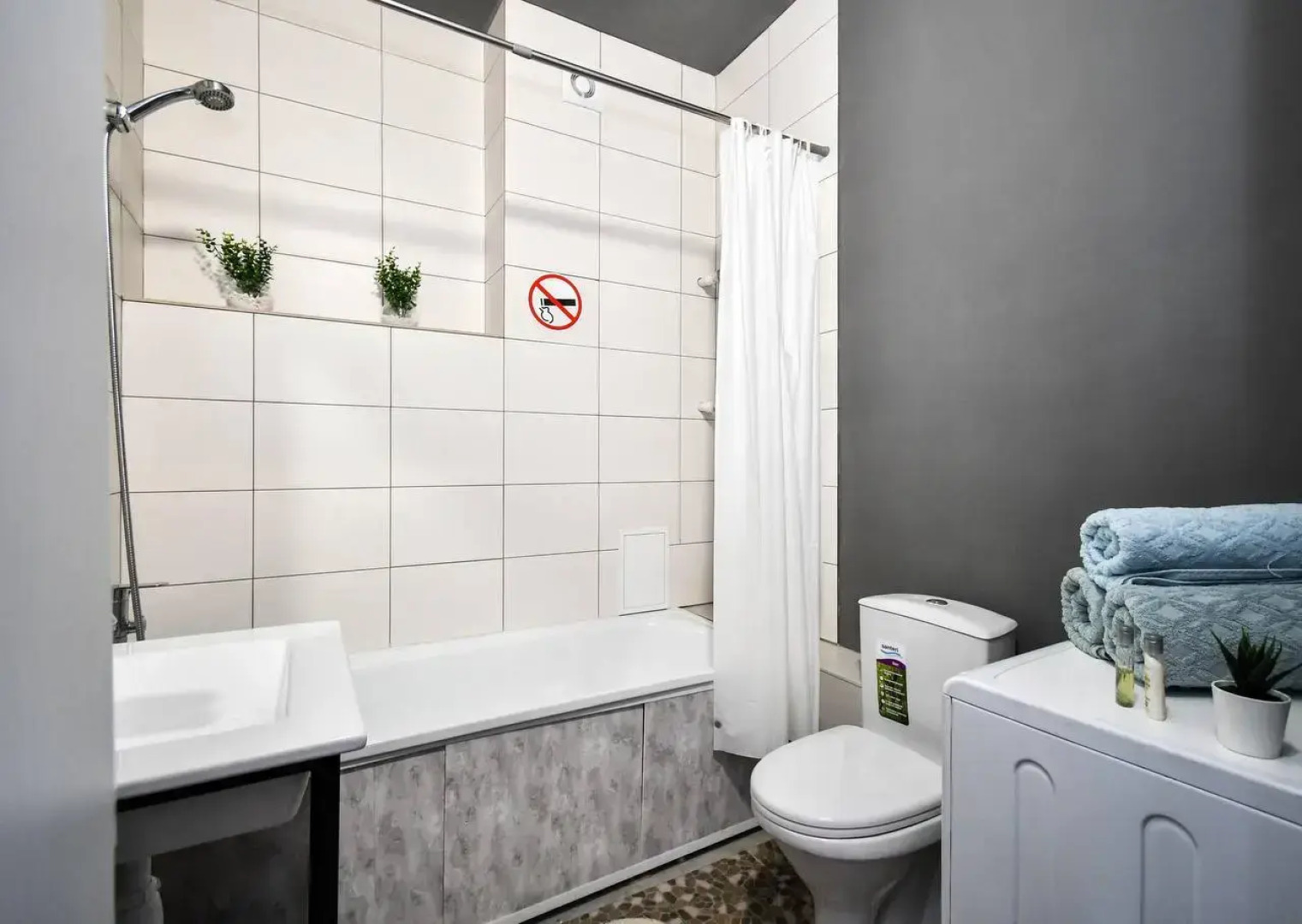 Квартира уютная двушка возле НИИ Медицинских проблем Севера