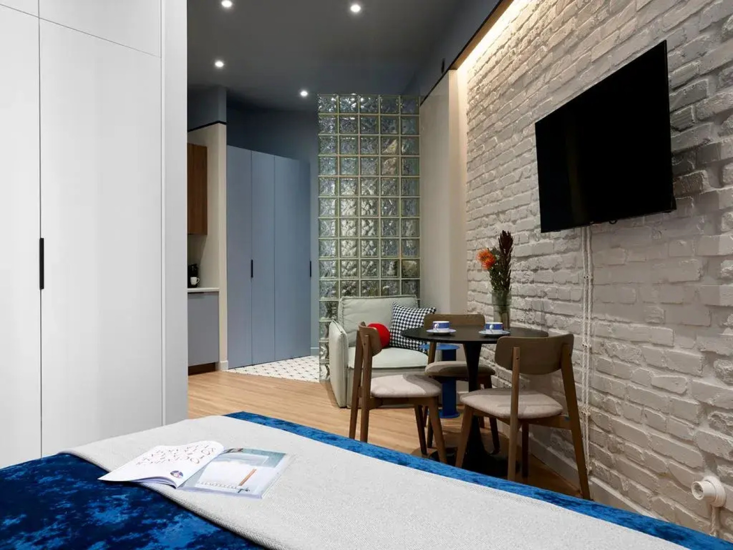 Квартира Уютная студия с дизайнерским ремонтом