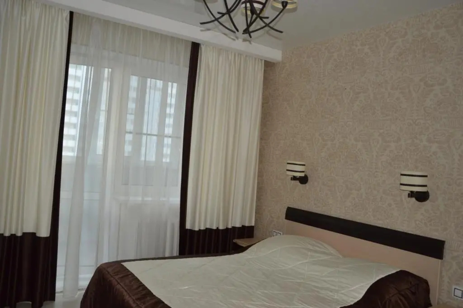 Апартаменты на Крайнова 4