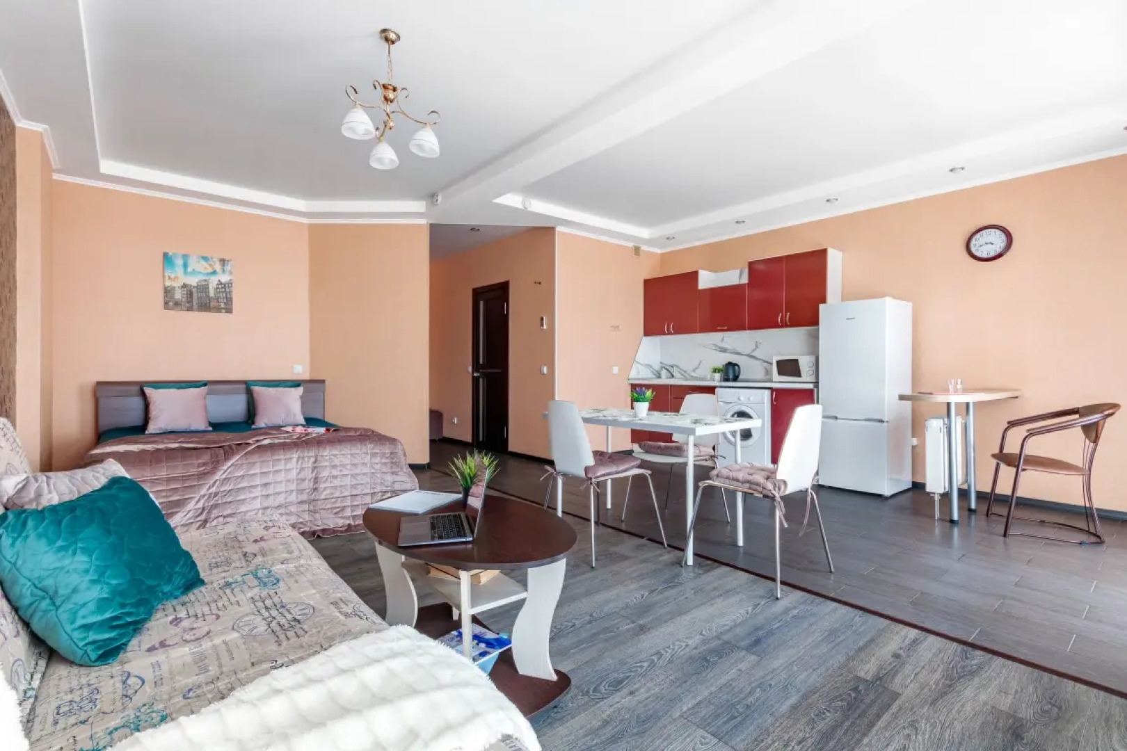 Апартаменты Студия Улучшенная Юг-Апарт на Красной 176