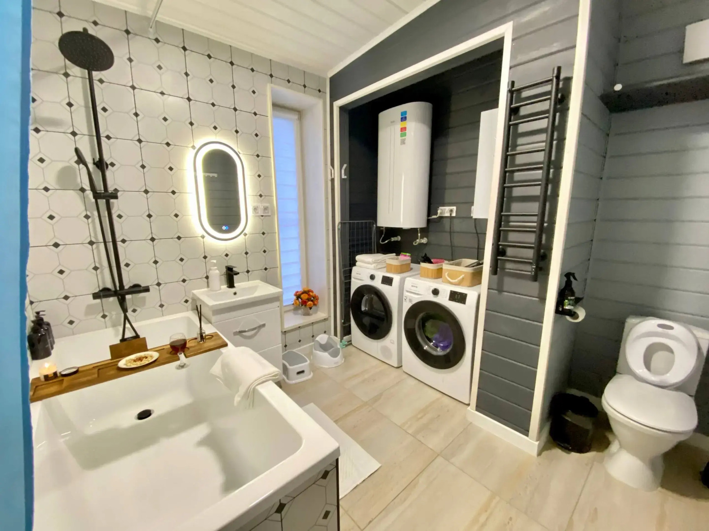 Частный дом дизайнерский великолепной уличной территорией