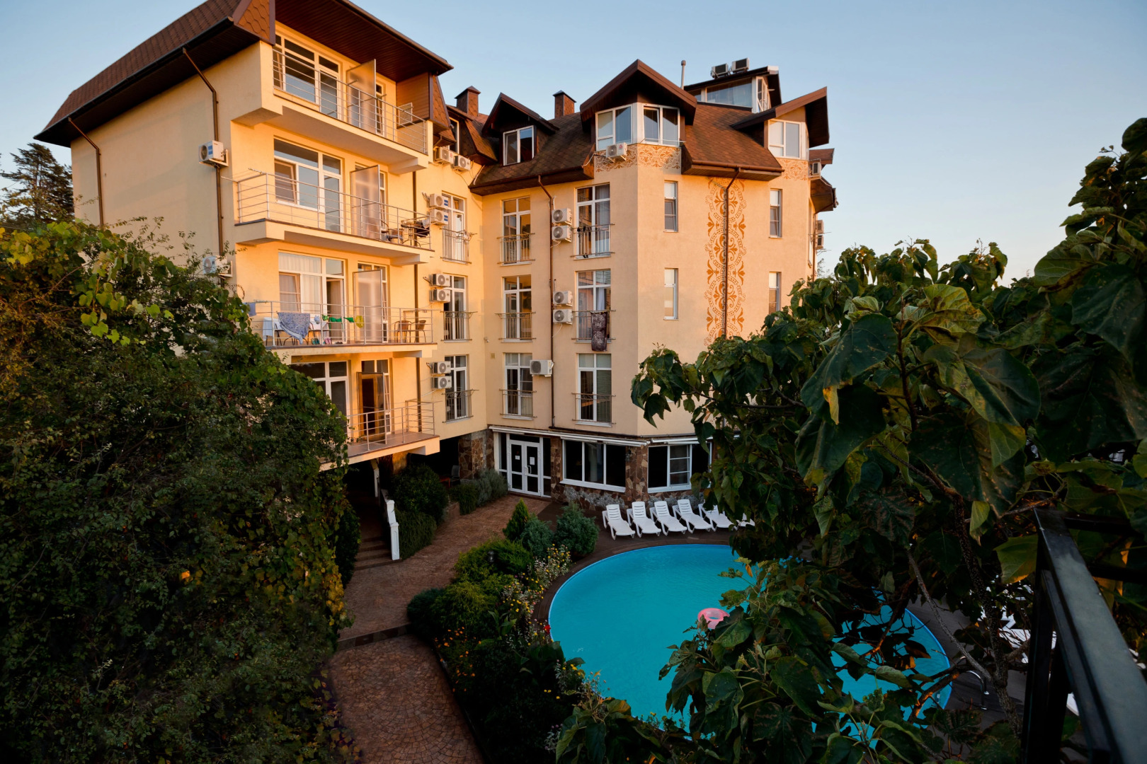 Отель Ламоре